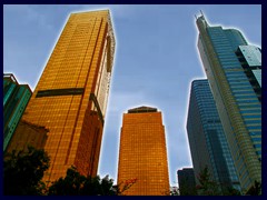 Metro Plaza is a skyscraper complex with two gold coloured glass towers, built in 1996. Tthe tallest one has 48 floors and is 199m tall.